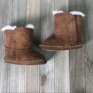 UGG Boots 2/3